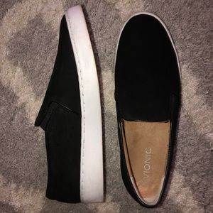 Vionic slip on shoes